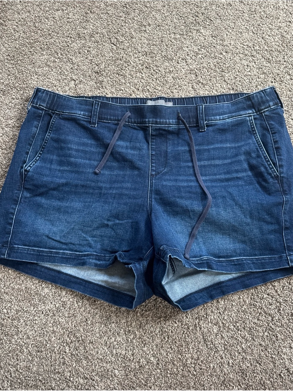 Torrid euc Women's Size 2 Denim 3.5” Weekend Super Soft Shorts Dark Blue